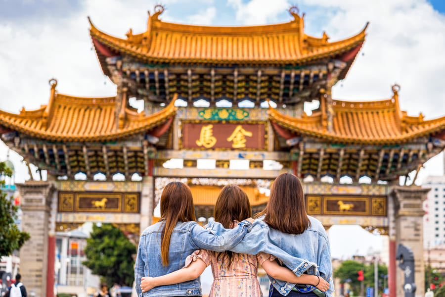 vacaciones familiares en China, visitando un templo sagrado